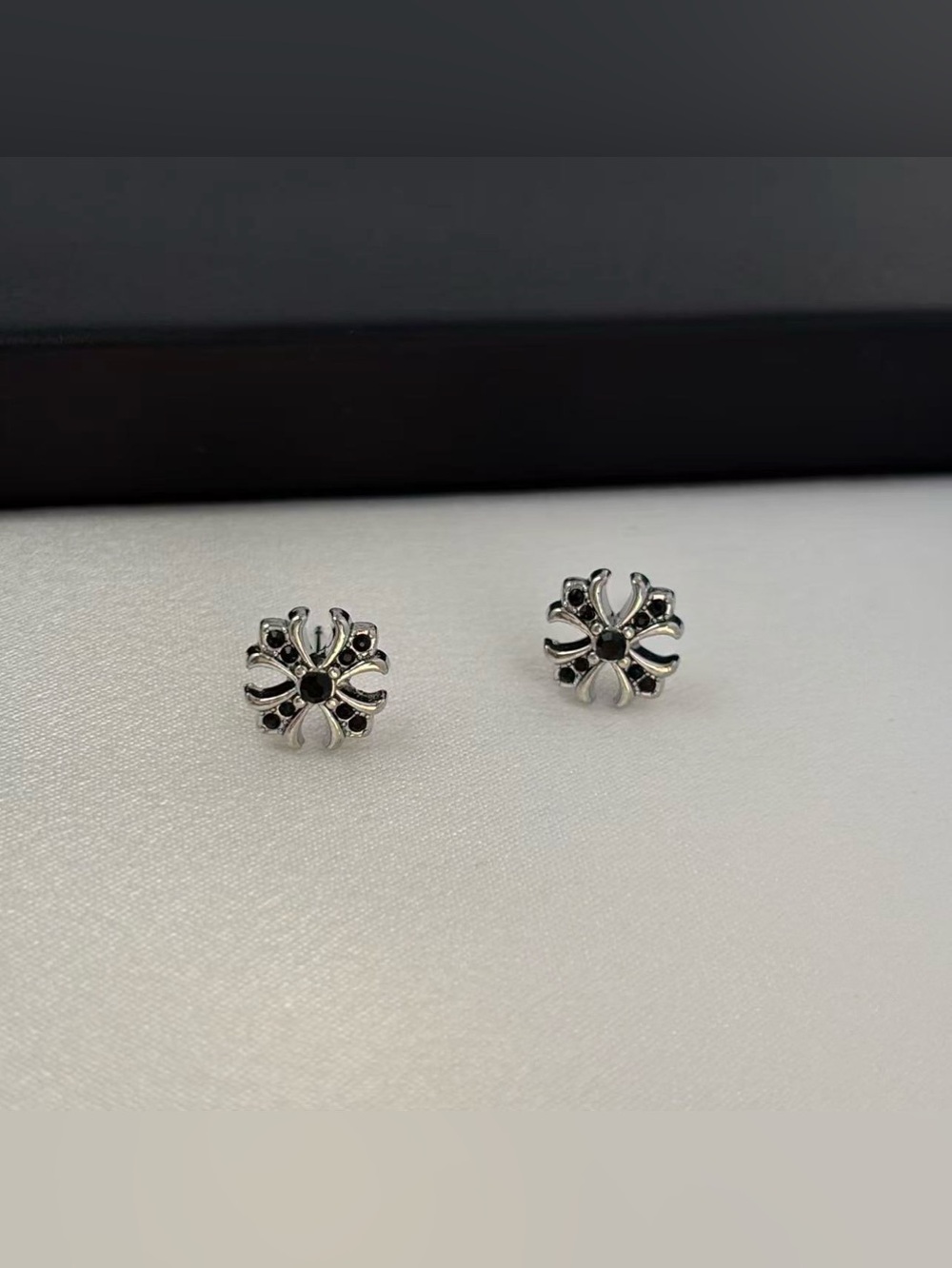 11mm Cross Stud Earrings for Men Women Streetwear Punk Hip Hop Unisex Style